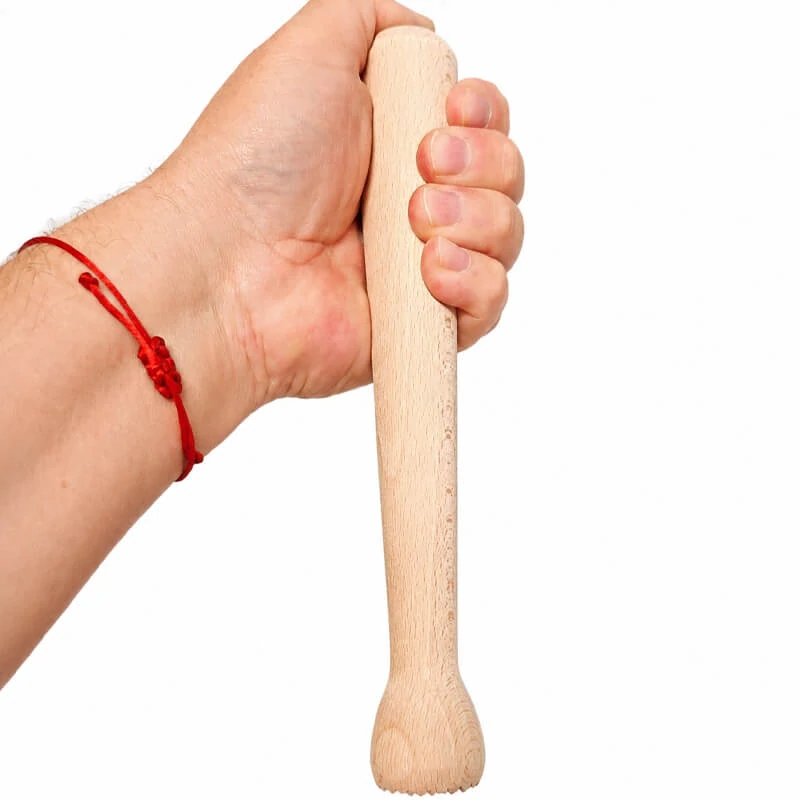 Dřevěný drtič na česnek a bylinky 22 cm